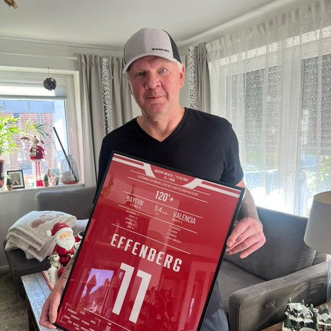 Happy Moments Of Fame customer with their poster